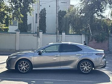 тоета бб: Toyota Camry: 2023 г., 2.5 л, Вариатор, Гибрид, Седан — 5