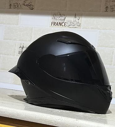 Продаю шлем в расцветке pure Black на мотики и.тд абсолютно новый в