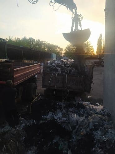 шредеры 17 на колесиках: Самосвал, Вывоз строй мусора, По городу, с грузчиком — 2