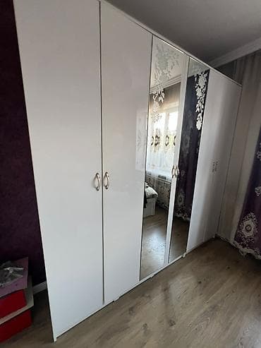 Спальный гарнитур в классическом стиле, белый глянец с золотистой — 2