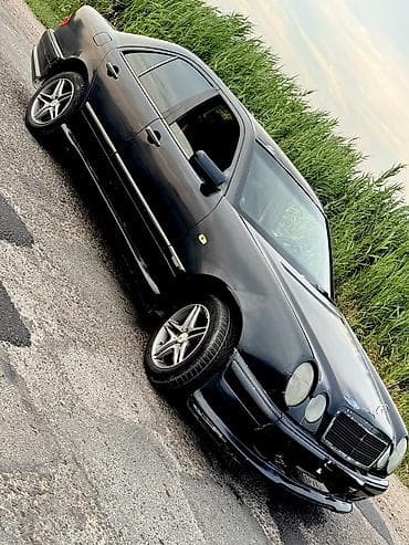 e 302: Mercedes-Benz E-Class: 1995 г., Седан — 9