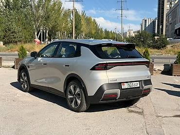 byd e1: Changan Qiyuan Q05: 2026 г., Автомат, Электромобиль — 5