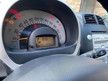 lexus 570: Daihatsu Sirion: 2006 г., 1 л, Ручные, Бензин, Хэтчбэк — 10