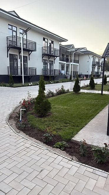 Продажа домов: Современный малоэтажный жилой комплекс с благоустроенной закрытой — 3