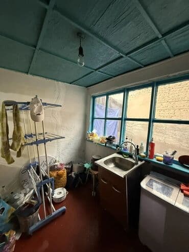 продаю дом джалал абад: Полдома, 45 м², 2 комнаты, Собственник, Старый ремонт — 1