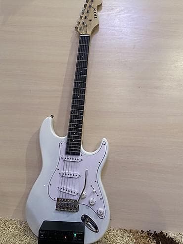 Электрогитара IRIN в классическом стиле Stratocaster, белый цвет