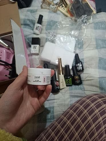 Профессиональный набор для маникюра и наращивания ногтей Состав: - — 3