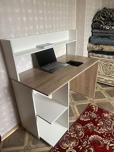 стол хорошем: Компьютерный стол, Новый, С полками — 2