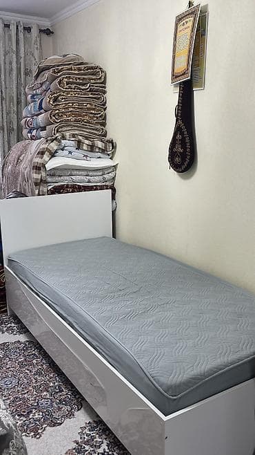 Мебельные гарнитуры: Продаю кровать — 3