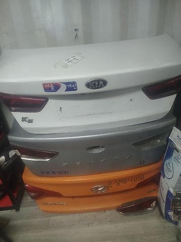 Крышка багажника Kia, Б/у, Оригинал at lalafo.kg Крышка багажника Kia, Б/у, Оригинал