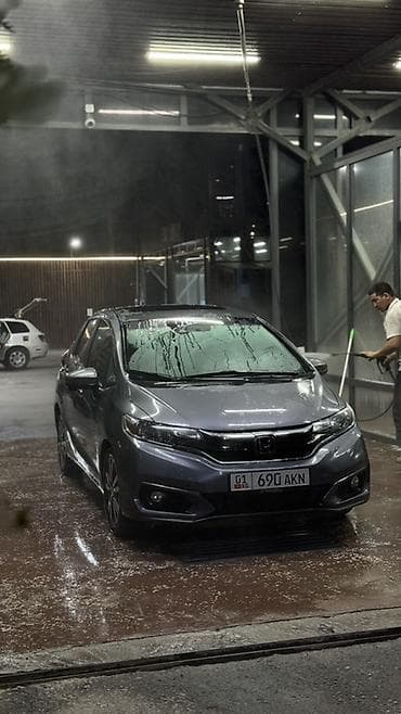 step wgn: Honda Fit: 2018 г., 1.5 л, Автомат, Бензин, Хэтчбэк — 2