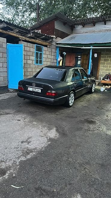 Продажа авто: Mercedes-Benz W124: 1993 г., 2 л, Седан — 2