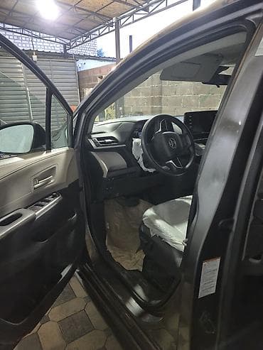 prius plus: Toyota Sienna: 2021 г., Гибрид, Минивэн — 2