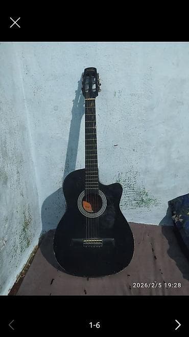 Пианино, фортепиано: Гитара сатылат состояниями орточо баасы 2700 — 1