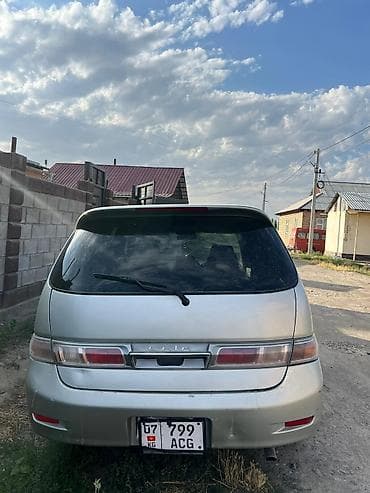 Toyota Gaia: 2002 г., 2 л, Автомат, Бензин, Минивэн