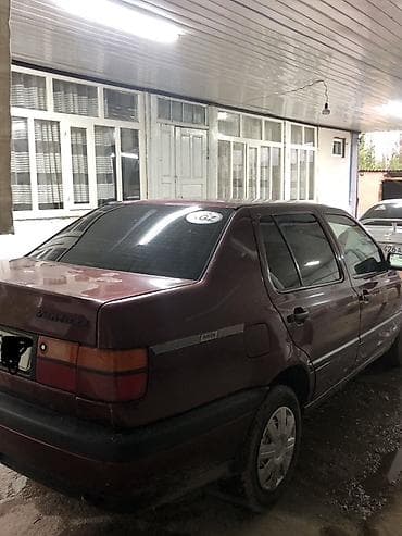 мотор субару аутбек: Volkswagen Vento: 1993 г., 1.6 л, Кол менен иштөөчү, Бензин, Седан — 4