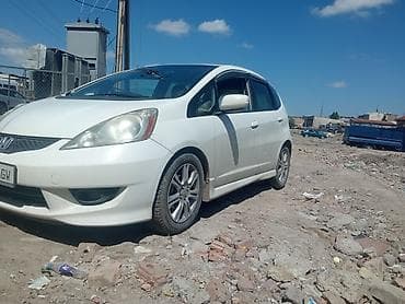 Honda Fit: 2009 г., 1.5 л, Автомат, Бензин, Хэтчбэк