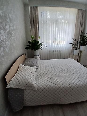 двухспальние кровати: Двуспальная кровать, Б/у, С матрасом, длина - 200 см — 3