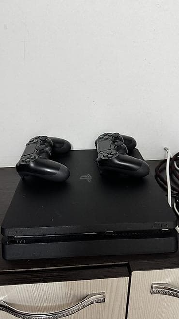 xbox 3 0: Игровая приставка Sony PlayStation 4 Slim (PS4 Slim) черного цвета — 1