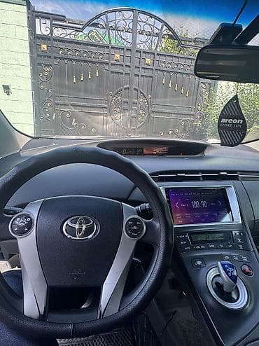 тойотта приус: Toyota Prius: 2011 г., 1.8 л, Вариатор, Гибрид, Хэтчбэк — 3