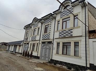 Недвижимость: Просторный двухэтажный дом в классическом стиле с закрытым двором — 1