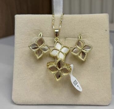 цветок жених и невеста купить: Элегантный набор украшений в форме четырехлистника: - Кулон на цепочке — 1