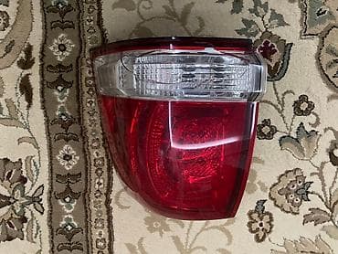 8 element: Задний правый стоп-сигнал Toyota 2009 г., Б/у, Оригинал, Япония — 2