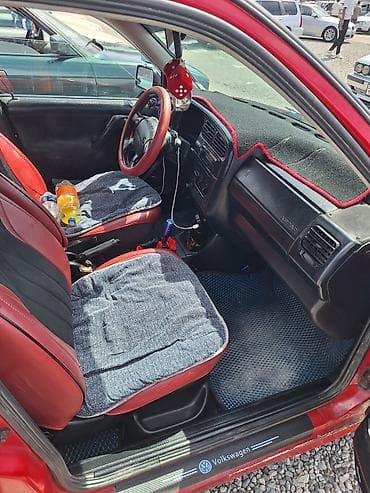 Продажа авто: Volkswagen Vento: 1994 г., Механика, Седан — 4