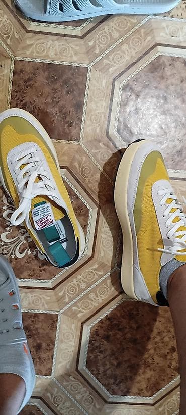nike react: Кроссовки в стиле ретро-раннинг. Чёткие педали можно обмен на что то — 4