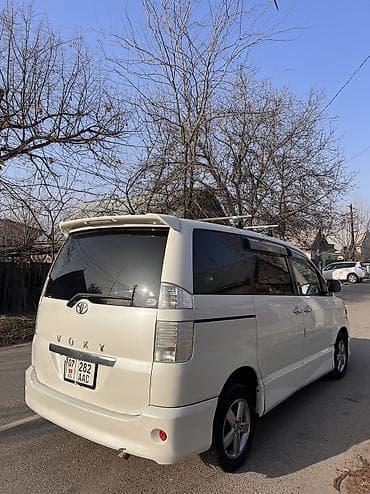 sv 40: Toyota Voxy: 2005 г., 2 л, Автомат, Бензин, Минивэн — 3