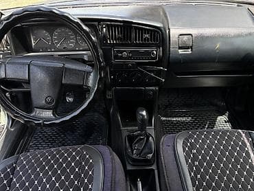 Volkswagen Passat: 1990 г., 1.8 л, Кол менен иштөөчү, Бензин, Седан — 3