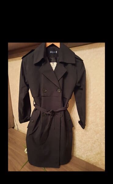 Новый плащ,прошу 1200