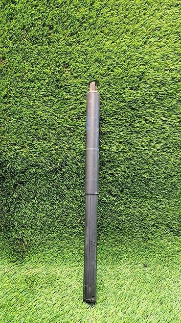 bamper kg: Амортизатор багажника Е70 7 177 283 Год 2009 В отличном состоянии — 1