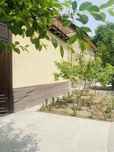 сдаю дом в покровке: Продаётся частный дом с закрытым двором. 4 сотых 2 душовые комнаты — 3