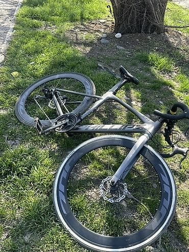 велосипед шоссейн: Шоссейный велосипед, Рама L (172 - 185 см), Б/у — 2