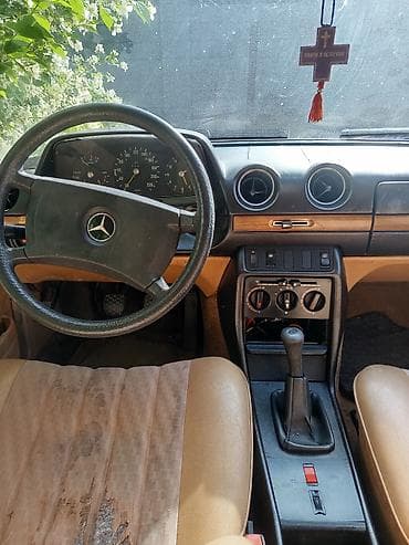 требуется вложения: Mercedes-Benz E-Class: 1981 г., Механика, Бензин — 3