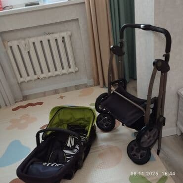 трехколесные прогулочные коляски: Коляска, цвет - Коричневый, Б/у — 1