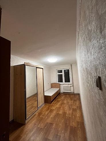 комната подселением: 3 комнаты, Без подселения, С мебелью частично — 2