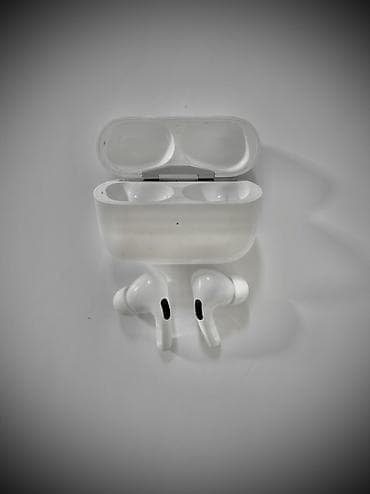 jbl 720: Беспроводные внутриканальные наушники с зарядным кейсом - — 1