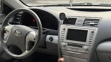 corolla 2004: Toyota Camry: 2009 г., Седан — 5