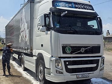 100 с4: Тягач, Volvo, Тентованный — 5