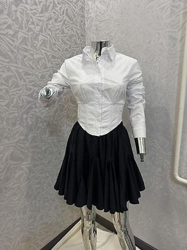 рубашка: Белая рубашка-корсет с длинным рукавом. - Силуэт: приталенная рубашка — 2