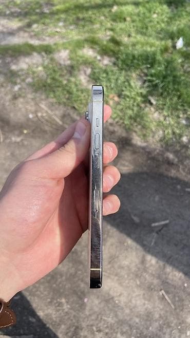 экран разбит: IPhone 14 Pro, Серебристый — 3