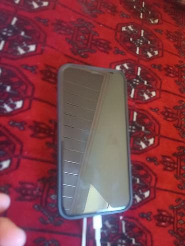 IPhone 11, 64 ГБ, Зеленый, Чехол at lalafo.kg IPhone 11, 64 ГБ, Зеленый, Чехол