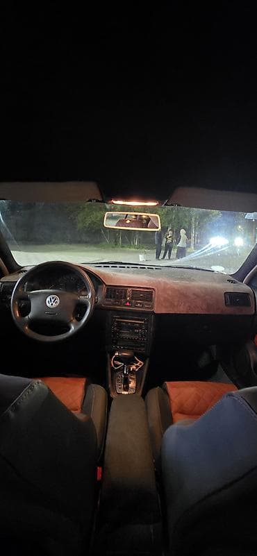 Продажа авто: Volkswagen Golf: 2002 г., 1.6 л, Механика, Бензин, Хэтчбэк — 5