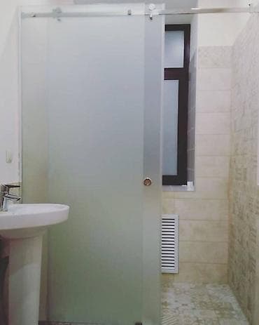 Терезелер жана комплектөөчүлөр: Прямая раздвижная душевая перегородка по сути итак имеет массу плюсов — 3