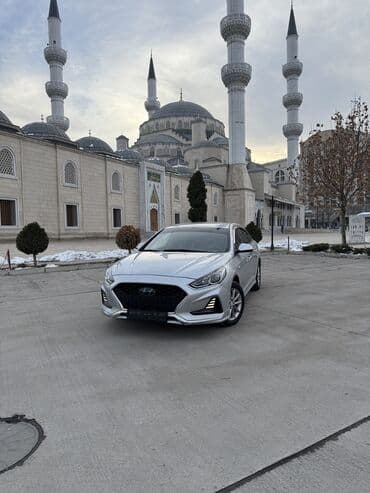 Hyundai Sonata: 2021 г., 2 л, Типтроник, Бензин, Седан — 10