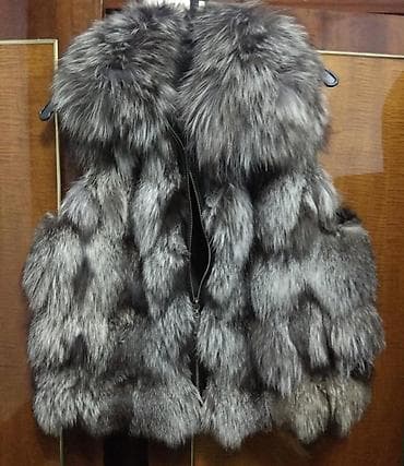 Меховая жилетка из натурального меха, чернобурка. В отличном