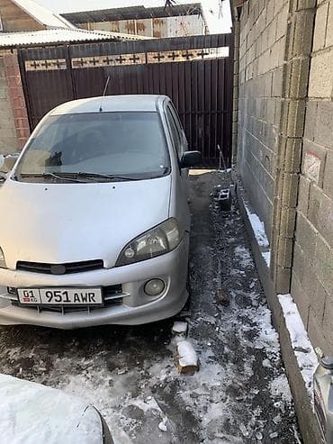 65 style: Продаётся компактный 5‑дверный хэтчбек серебристого цвета. Основные — 4