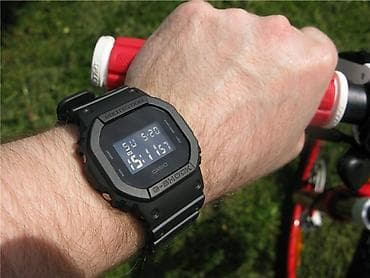 Аксессуары: G-shock DW5600 оригинал, 1 год гарантии! Функции : секундомер — 2